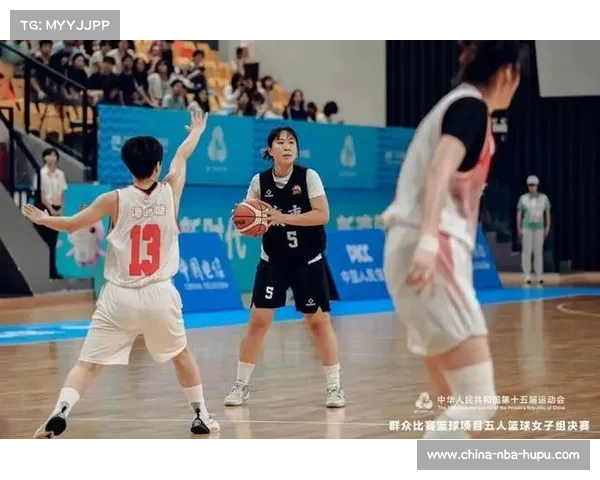 湛江球员李月婵勇夺全运会群众篮球金牌顽强拼搏精神感动全场